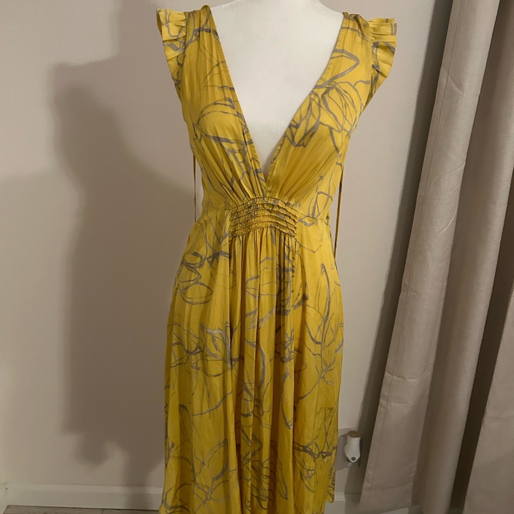 Halston Heritage yellow and silver/gray dress, size 6.